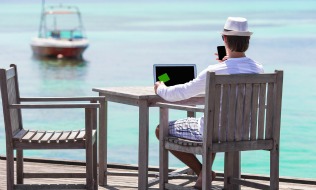 Younger workers less likely to unplug while on vacation, survey finds