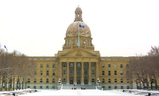 Proposed Alberta Pension Plan has underwriting, political risks: report
