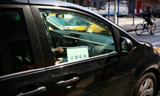 Uber Toronto drivers unionizing for minimum wage, sick and vacation days