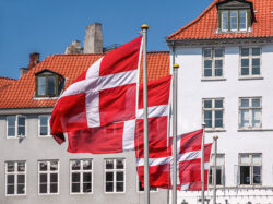 Copyright_cmfotoworks_123RF